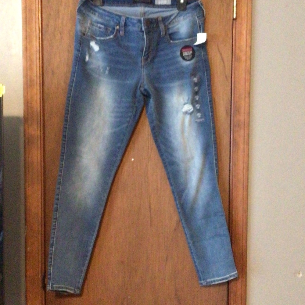 Aeropostale Women's Faded Blue Skinny Jeans